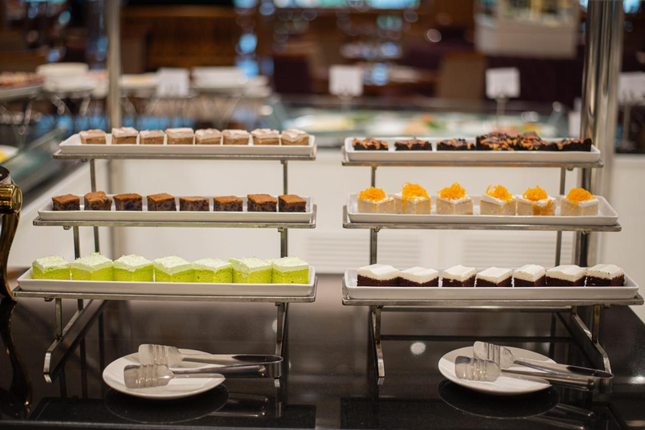 The Empress Premier Chiang Mai - Sha Extra Plus Zewnętrze zdjęcie A dessert buffet