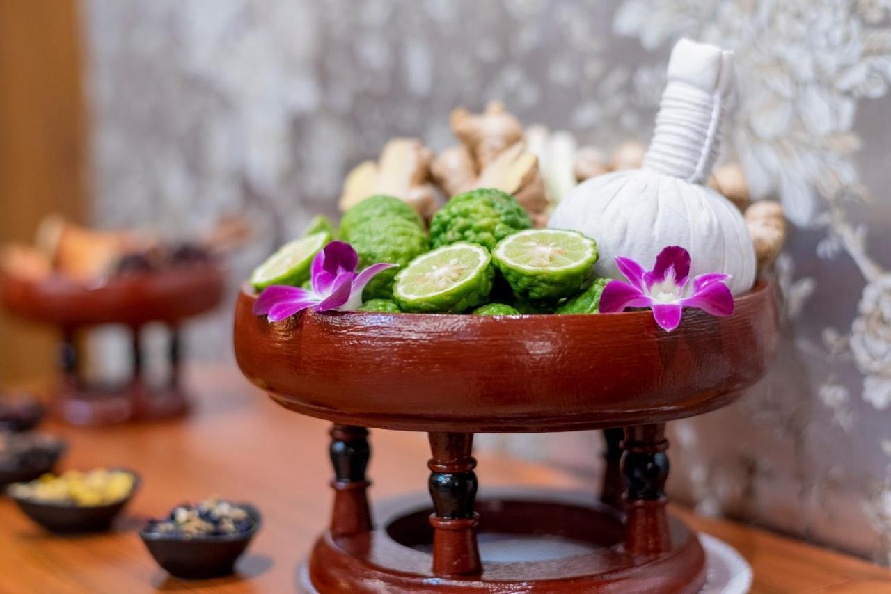 The Empress Premier Chiang Mai - Sha Extra Plus Zewnętrze zdjęcie Thai herbal compress