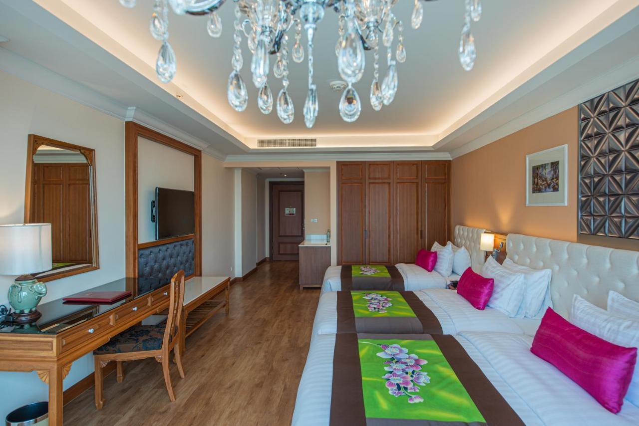 The Empress Premier Chiang Mai - Sha Extra Plus Zewnętrze zdjęcie Deluxe Family Room