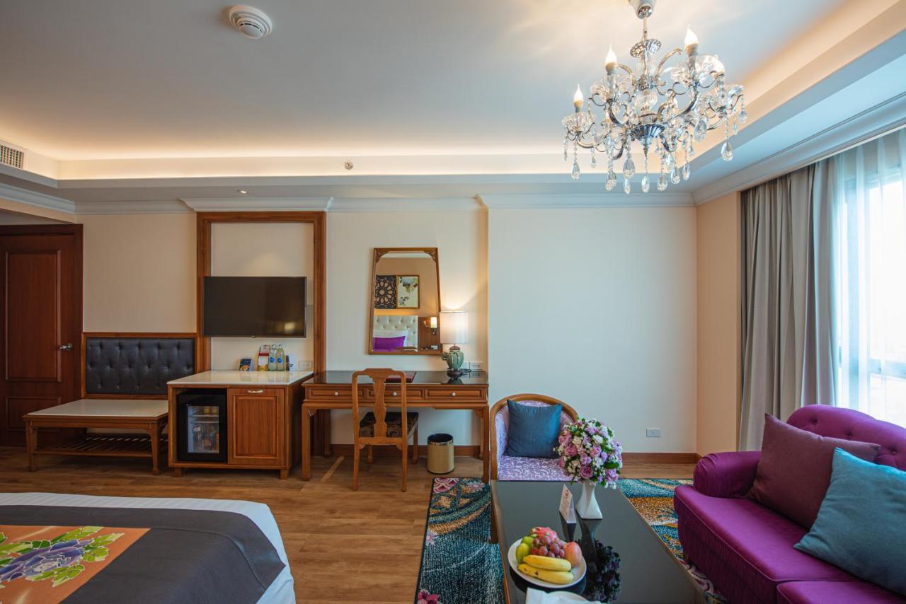 The Empress Premier Chiang Mai - Sha Extra Plus Zewnętrze zdjęcie A suite at the hotel